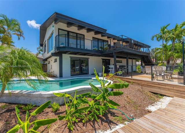 Property at 516 NE 6th Ave, Deerfield Beach, FL 33441, 5 beds, 4.5 baths