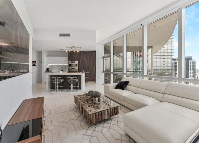 Property at 851 NE 1st Ave #3302, Miami, FL 33132, 1 bed, 1.5 baths