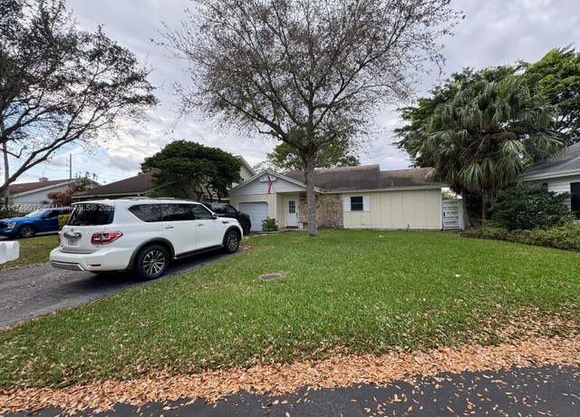 Property at 15012 SW 143rd Pl, Miami, FL 33186, 2 beds, 2 baths