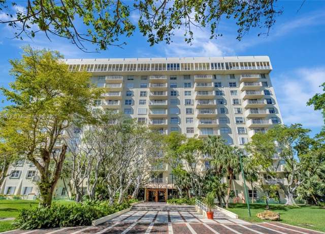 Property at 11111 Biscayne Blvd Unit 21H, Miami, FL 33181, 1 bed, 1.5 baths