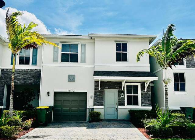 Property at 1672 SE 8th Ave, Homestead, FL 33034, 4 beds, 2.5 baths