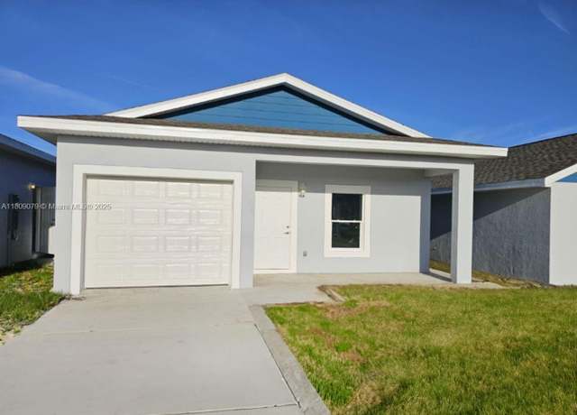 Property at 703 Salamanca Ct, Sebring, FL 33870, 3 beds, 2 baths