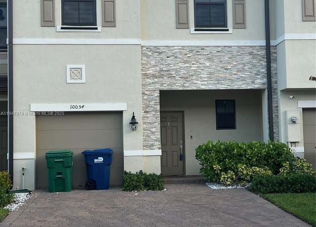 Property at 10054 SW 231st Ln, Miami, FL 33190, 3 beds, 2.5 baths
