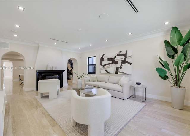 Property at 440 NE 94th St, Miami Shores, FL 33138, 6 beds, 5 baths