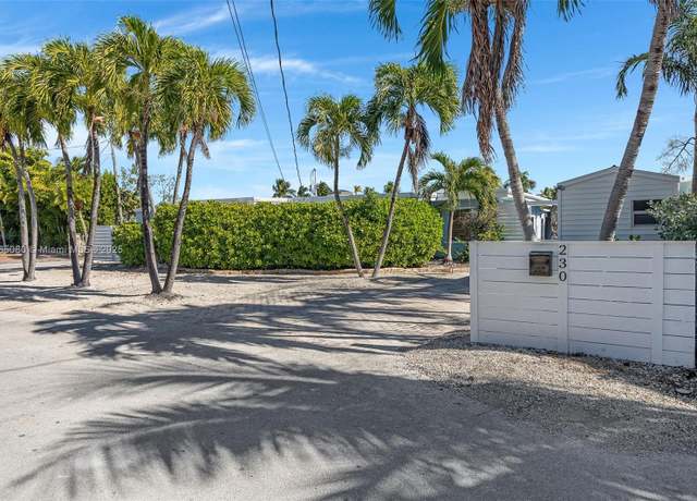 Property at 230 Jolly Roger Dr, Key Largo, FL 33037, 3 beds, 2 baths