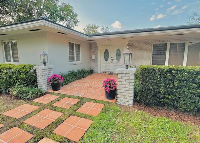 Property at 7365 SW 122nd St, Pinecrest, FL 33156, 5 beds, 3 baths