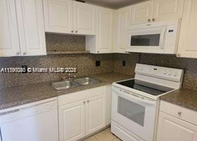 Property at 1505 Crescent Cir Unit C31, Lake Park, FL 33403, 2 beds, 1.5 baths