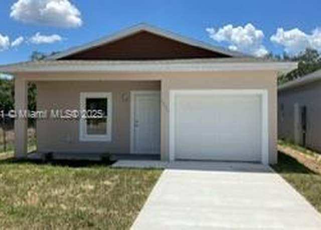 Property at 1447 Las Villas Blvd, Sebring, FL 33870, 3 beds, 2 baths
