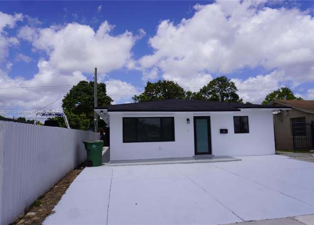 Property at 621 E 55th St, Hialeah, FL 33013, 5 beds, 3 baths