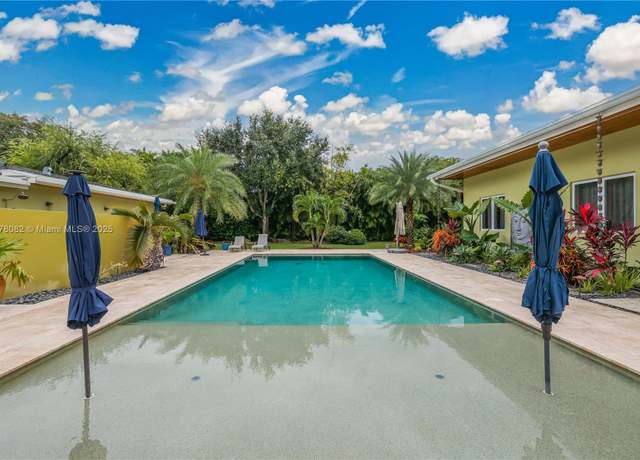 Property at 9234 SW 112th St, Miami, FL 33176, 7 beds, 5 baths