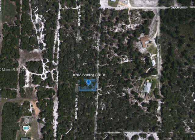 Property at 10948 Bending Oak Dr, Sebring, FL 33875
