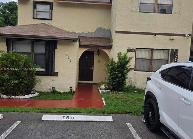 Property at 7501 NW 33rd St, Lauderhill, FL 33319, 2 beds, 2 baths