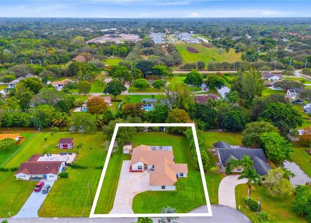 Property at 2940 SW 155th Ln, Davie, FL 33331, 5 beds, 3 baths