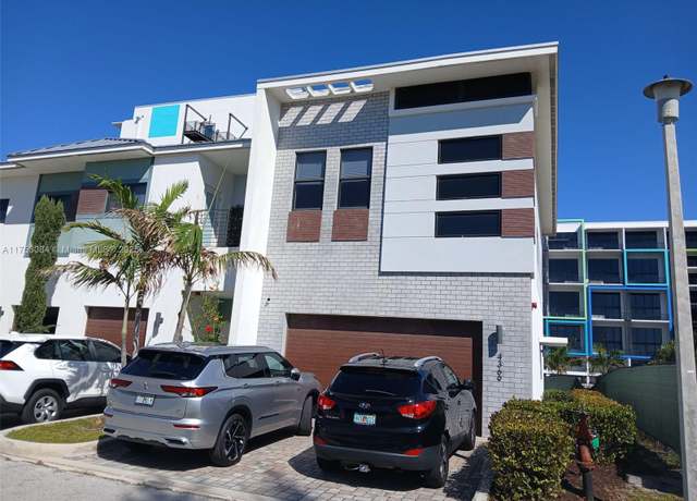 Property at 4369 NW 9th St, Plantation, FL 33317, 3 beds, 2.5 baths