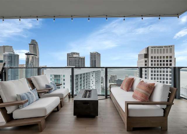 Property at 68 SE 6th St #3911, Miami, FL 33131, 3 beds, 4.5 baths