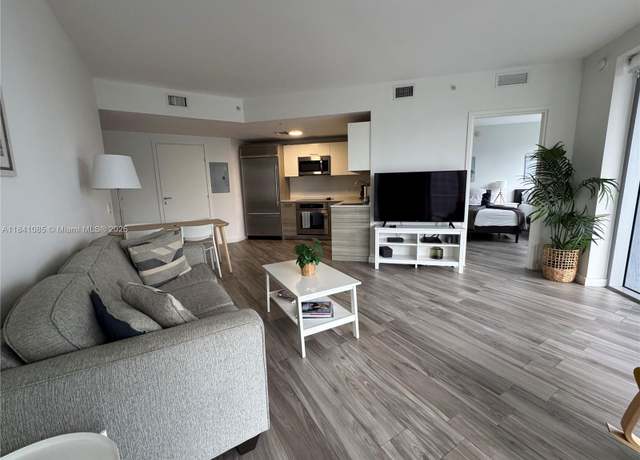 Property at 1300 Brickell Bay Dr #3301, Miami, FL 33131, 2 beds, 2.5 baths