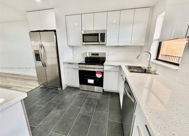 Property at 10467 Sunrise Lakes Blvd #410, Sunrise, FL 33322, 2 beds, 1.5 baths