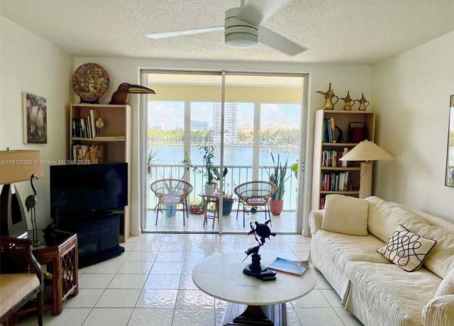 Property at 2999 Point East Dr Unit C-409, Aventura, FL 33160, 1 bed, 1 bath