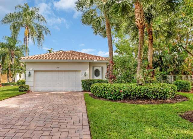 Property at 2539 Bay Pointe Dr, Weston, FL 33327, 3 beds, 3 baths