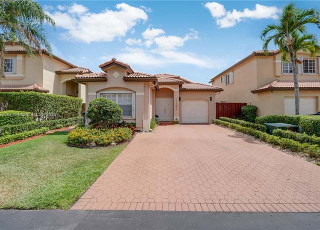Property at 11334 NW 53rd Ln, Doral, FL 33178, 3 beds, 2 baths