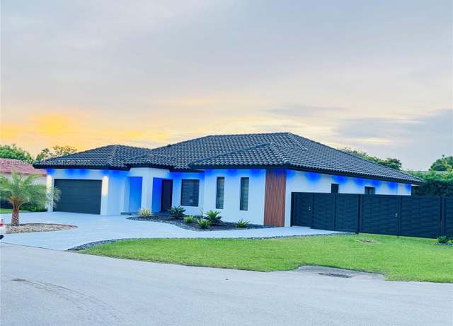 Property at 19614 SW 133rd Ct, Miami, FL 33177, 4 beds, 3 baths