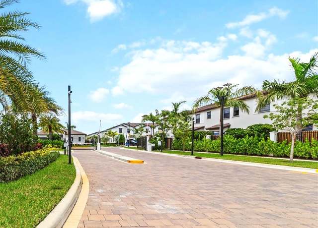 Property at 15927 SW 2nd Pl, Pembroke Pines, FL 33027, 3 beds, 2.5 baths
