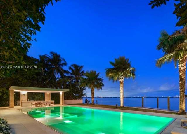 Property at 1236 S Venetian Way, Miami, FL 33139, 8 beds, 13 baths