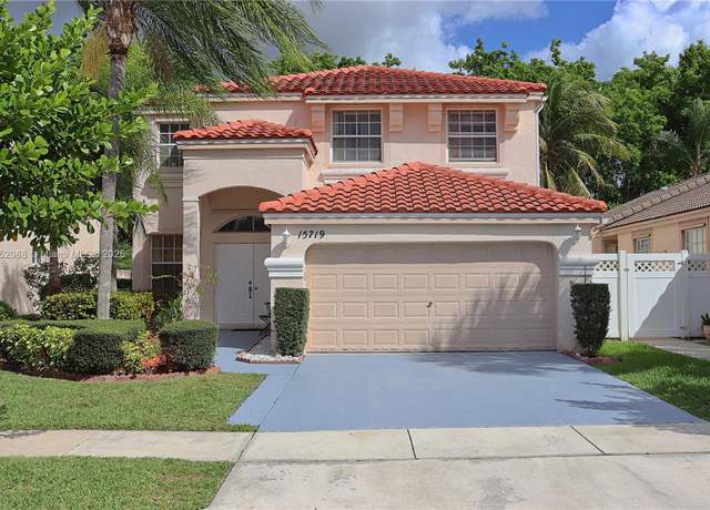 Property at 15719 NW 4th St, Pembroke Pines, FL 33028, 4 beds, 2.5 baths