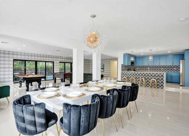 Property at 1141 N Northlake Dr, Hollywood, FL 33019, 7 beds, 4 baths