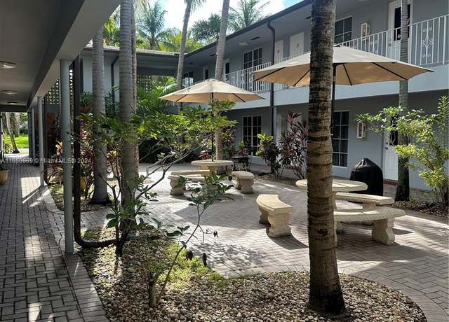 Property at 105 NE 12th Ave #5, Hallandale Beach, FL 33009, 1 bed, 1 bath