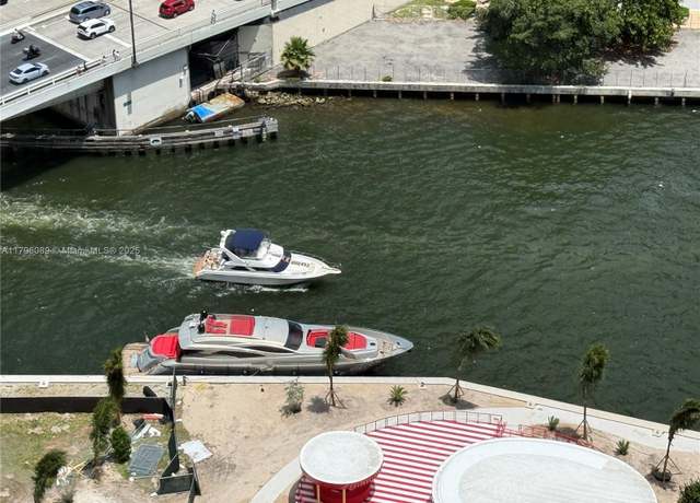 Property at 90 SW 3rd St #3501, Miami, FL 33130, 2 beds, 2 baths