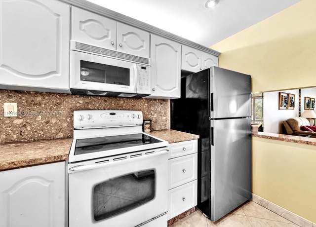 Property at 8465 Sunrise Lakes Blvd #212, Sunrise, FL 33322, 2 beds, 2 baths