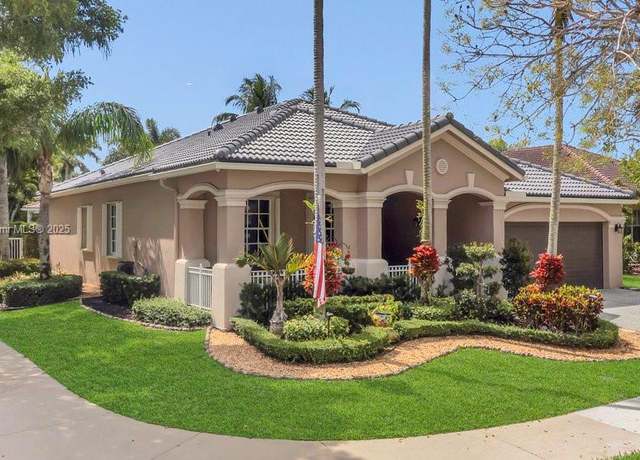 Property at 800 Lavender Cir, Weston, FL 33327, 4 beds, 2.5 baths