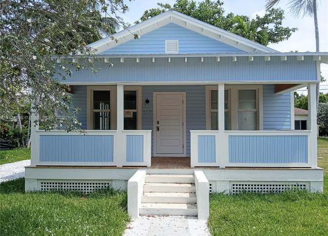 Property at 117 Florida Ave, Coral Gables, FL 33133, 2 beds, 2 baths