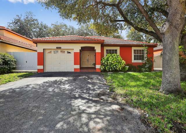 Property at 19611 NW 82nd Ct, Hialeah, FL 33015, 3 beds, 2 baths