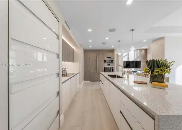 Property at 455 NE 39th St #306, Miami, FL 33137, 3 beds, 2.5 baths