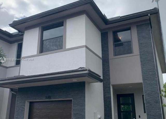 Property at 15842 NW 91 Ct #15842, Miami Lakes, FL 33018, 3 beds, 2.5 baths