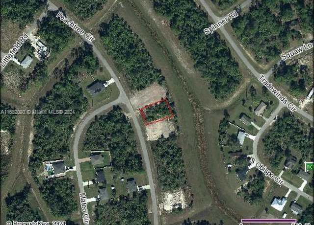 Property at 5025 N Peachtree Cir, La Belle, FL 33935