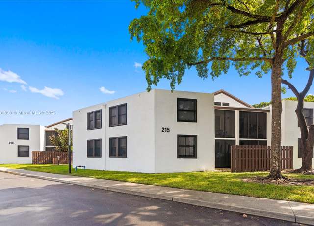 Property at 215 Lake Pointe Dr #105, Oakland Park, FL 33309, 2 beds, 2 baths