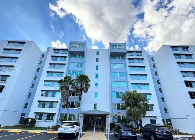 Property at 9125 SW 77th Ave #103, Miami, FL 33156, 3 beds, 2 baths