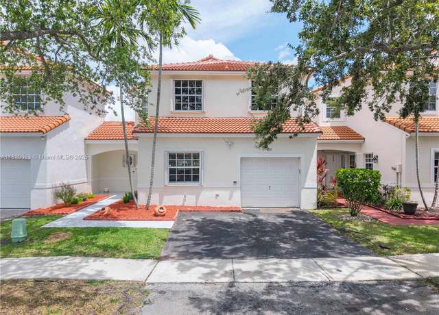 Property at 831 SW 178th Way, Pembroke Pines, FL 33029, 3 beds, 2.5 baths