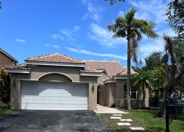 Property at 1371 Bayview Cir, Weston, FL 33326, 3 beds, 2 baths