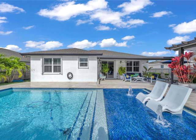 Property at 27847 SW 133rd Pl, Homestead, FL 33032, 3 beds, 2 baths