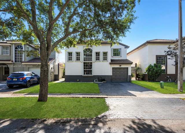 Property at 2562 W Saratoga Dr, Cooper City, FL 33026, 3 beds, 2 baths