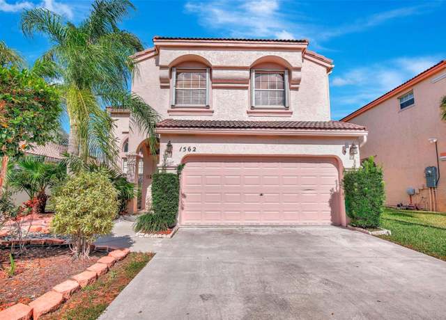 Property at 1562 NW 157th Ave, Pembroke Pines, FL 33028, 4 beds, 2.5 baths