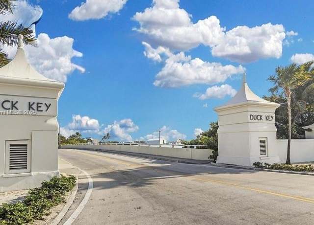 Property at 113 Jamaica St, Duck, FL 33050