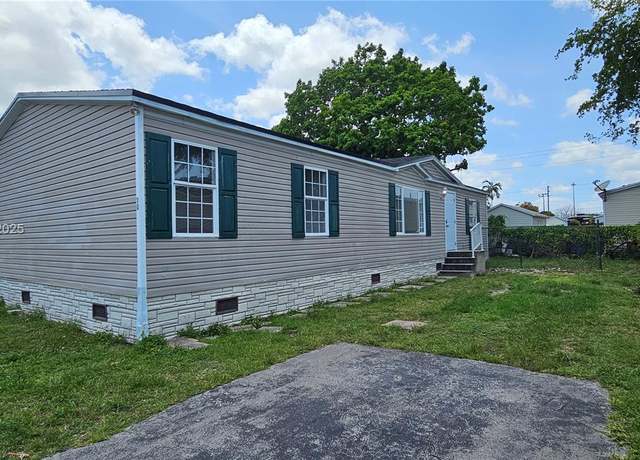 Property at 220 NE 12th Ave Unit 90, Homestead, FL 33030, 3 beds, 2 baths