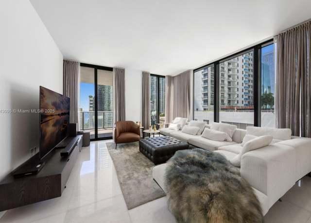 Property at 1010 Brickell Ave #1405, Miami, FL 33131, 3 beds, 3 baths