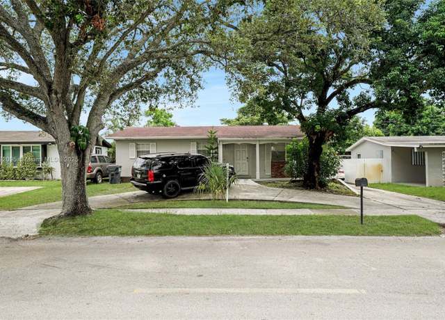 Property at 3011 N 74th Ave, Hollywood, FL 33024, 3 beds, 2 baths