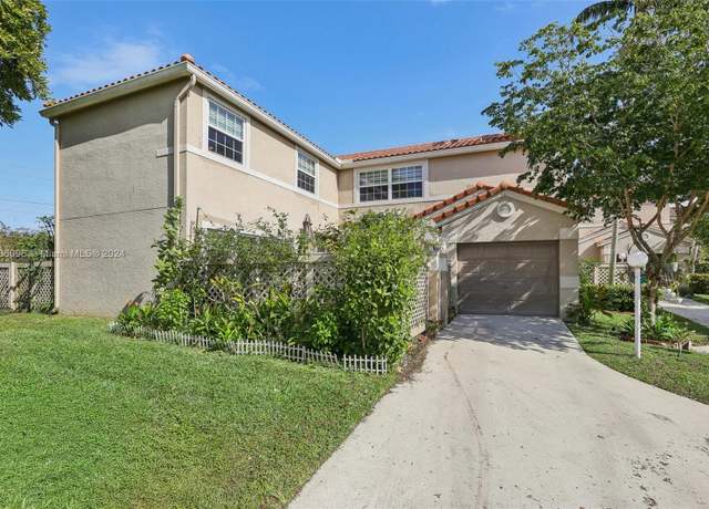 Property at 10949 Mainsail Dr, Cooper City, FL 33026, 3 beds, 2.5 baths